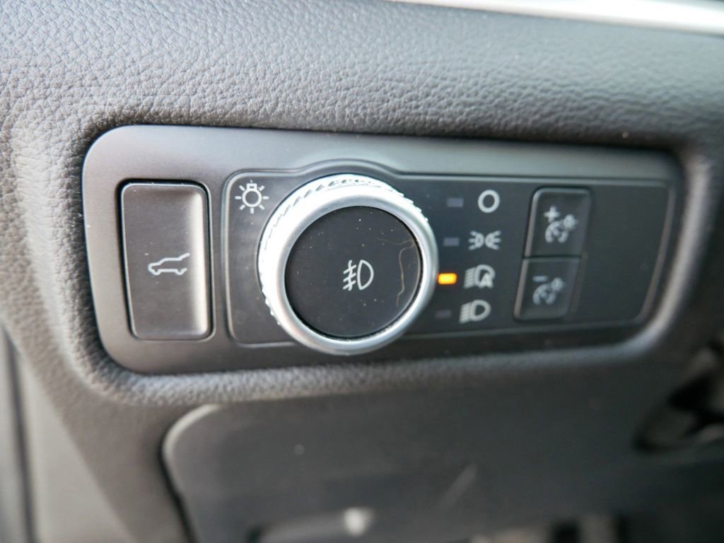 Certified 2022 Ford Explorer XLT w/ Equipment Group 202A image 12