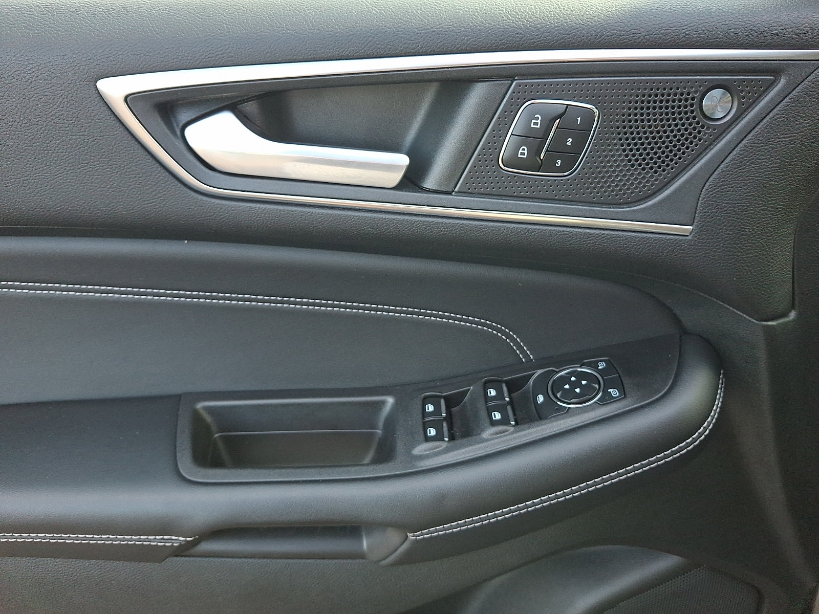 Certified 2023 Ford Edge Titanium AWD/4WD image 13