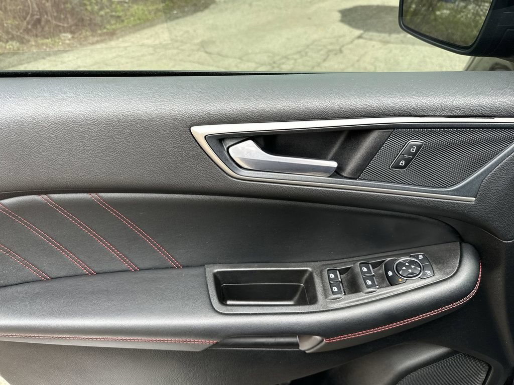 Certified 2024 Ford Edge ST-Line AWD/4WD image 13