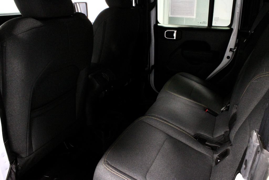 Used 2025 Jeep Gladiator Sport AWD/4WD image 21