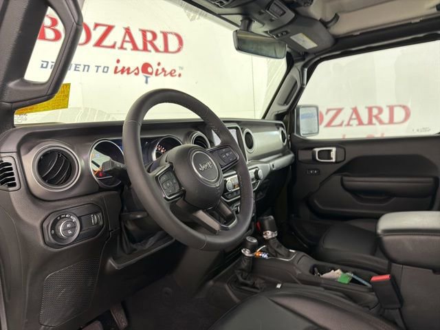 Used 2023 Jeep Gladiator Sport image 12