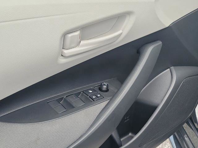 Used 2026 Toyota Corolla LE FWD image 22