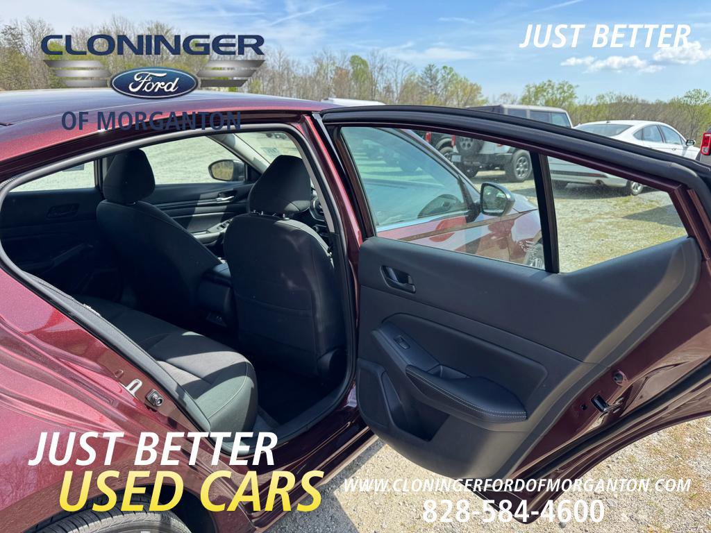 Used 2025 Nissan Altima 2.5 SV FWD image 13