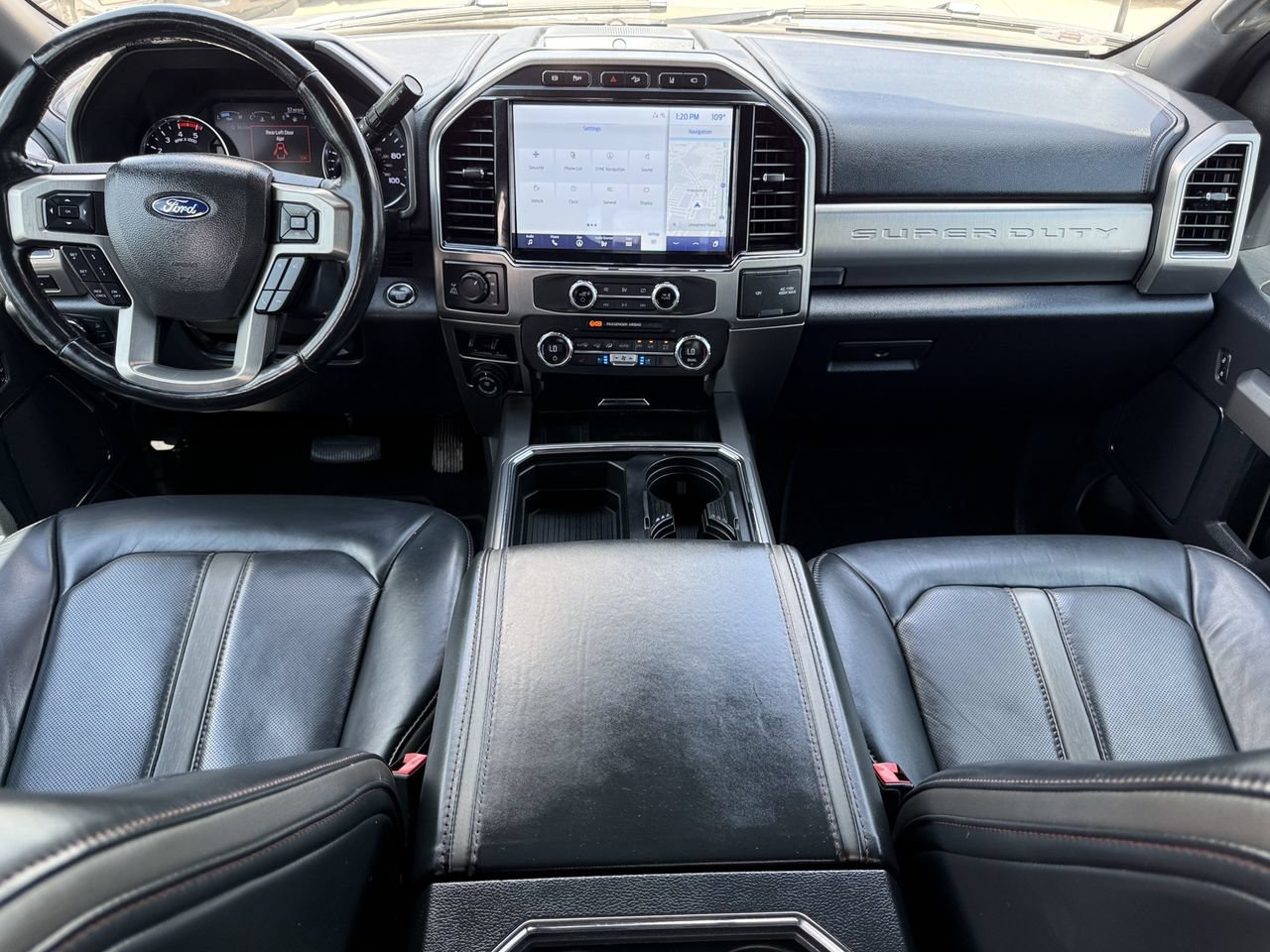 Certified 2022 Ford F250 Platinum w/ FX4 Off-Road Package AWD/4WD image 9