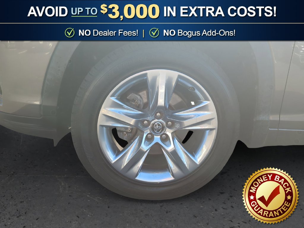 Used 2019 Toyota Highlander Limited FWD image 13