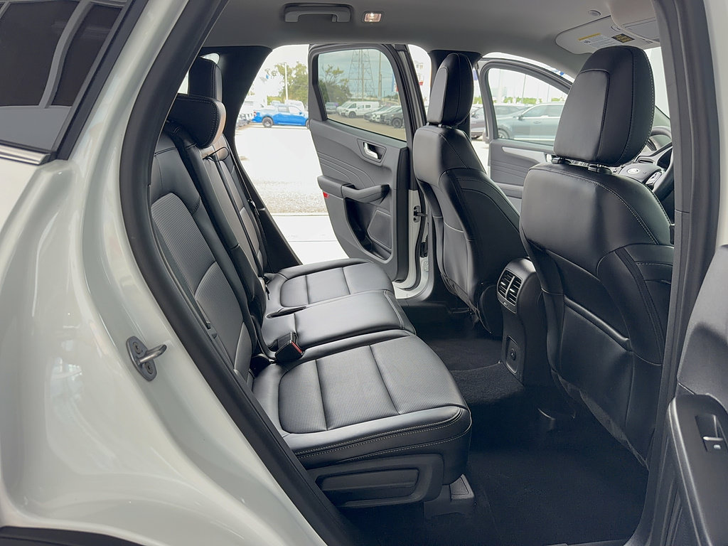 Certified 2024 Ford Escape Platinum AWD/4WD image 14