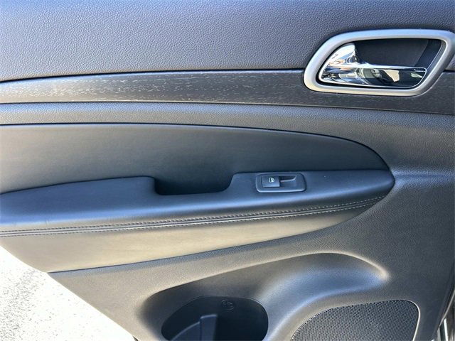 Used 2018 Jeep Grand Cherokee Laredo image 18