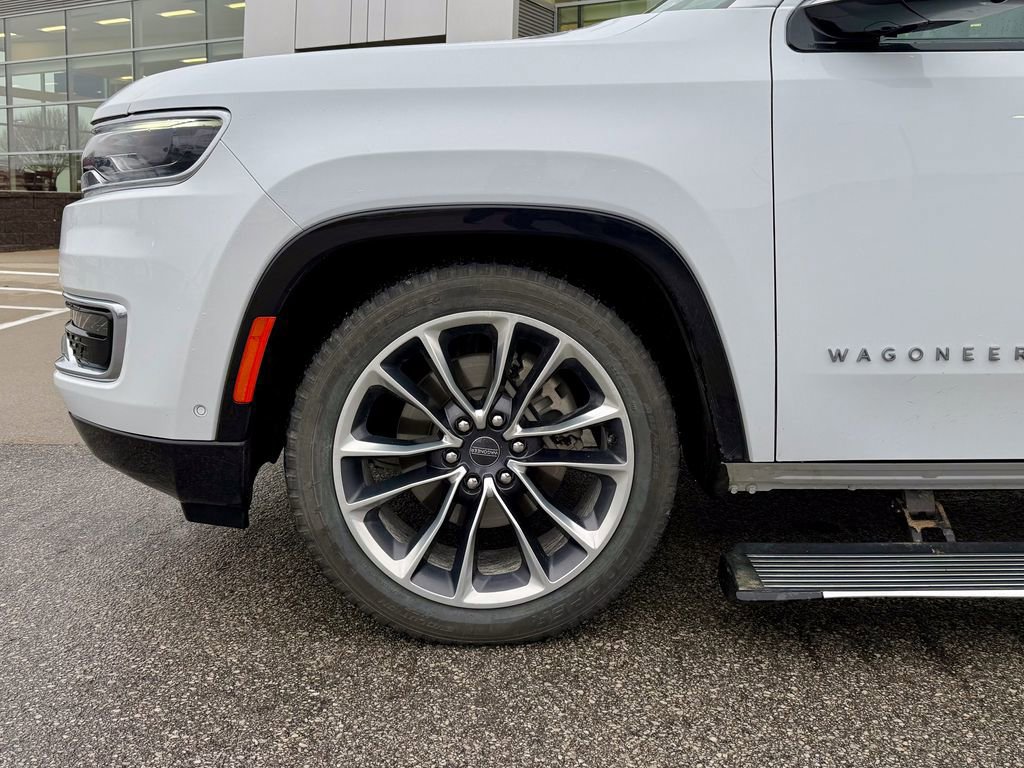 Used 2023 Jeep Wagoneer L Series III w/ Premium Group I image 31