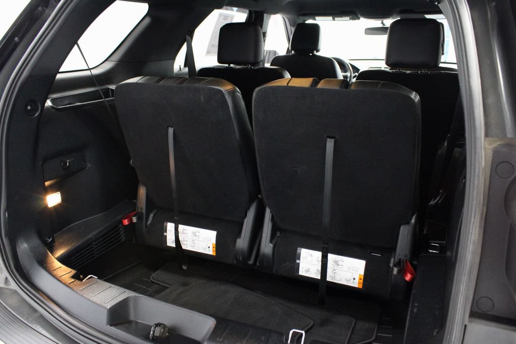 Certified 2018 Ford Explorer XLT w/ Equipment Group 202A AWD/4WD image 13