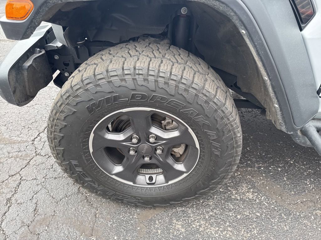 Used 2023 Jeep Gladiator Rubicon w/ Cold Weather Group image 59