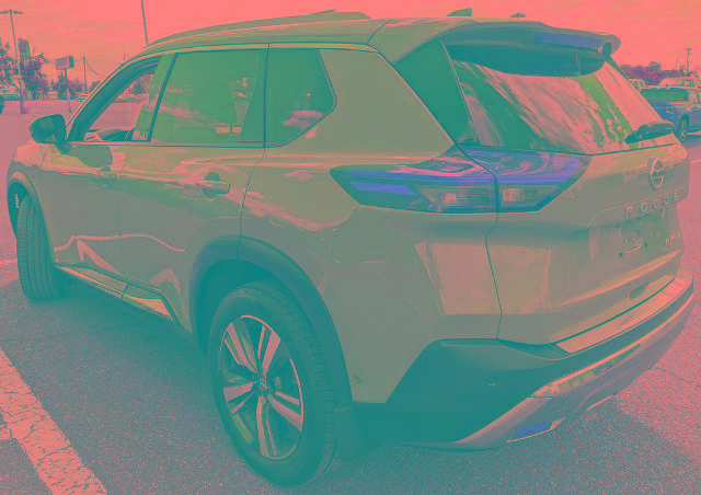 Used 2021 Nissan Rogue Platinum FWD image 4