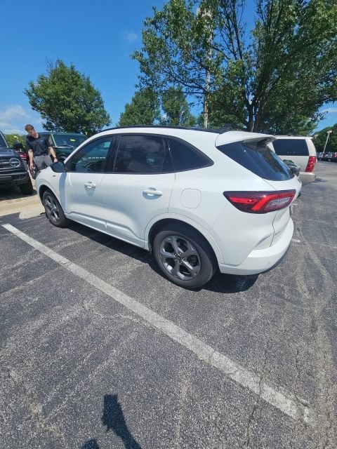 Certified 2024 Ford Escape ST-Line w/ Tech Pack #1 AWD/4WD image 4