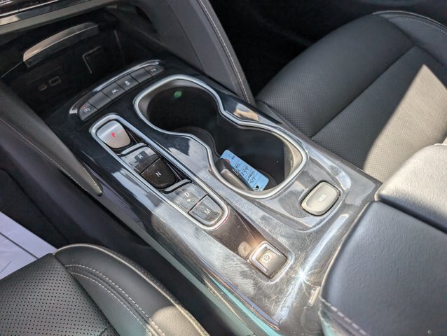 Used 2021 Buick Envision Essence w/ Sport Touring Package FWD image 17