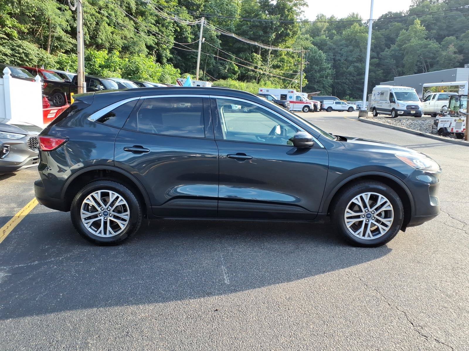 Certified 2022 Ford Escape SEL AWD/4WD image 9