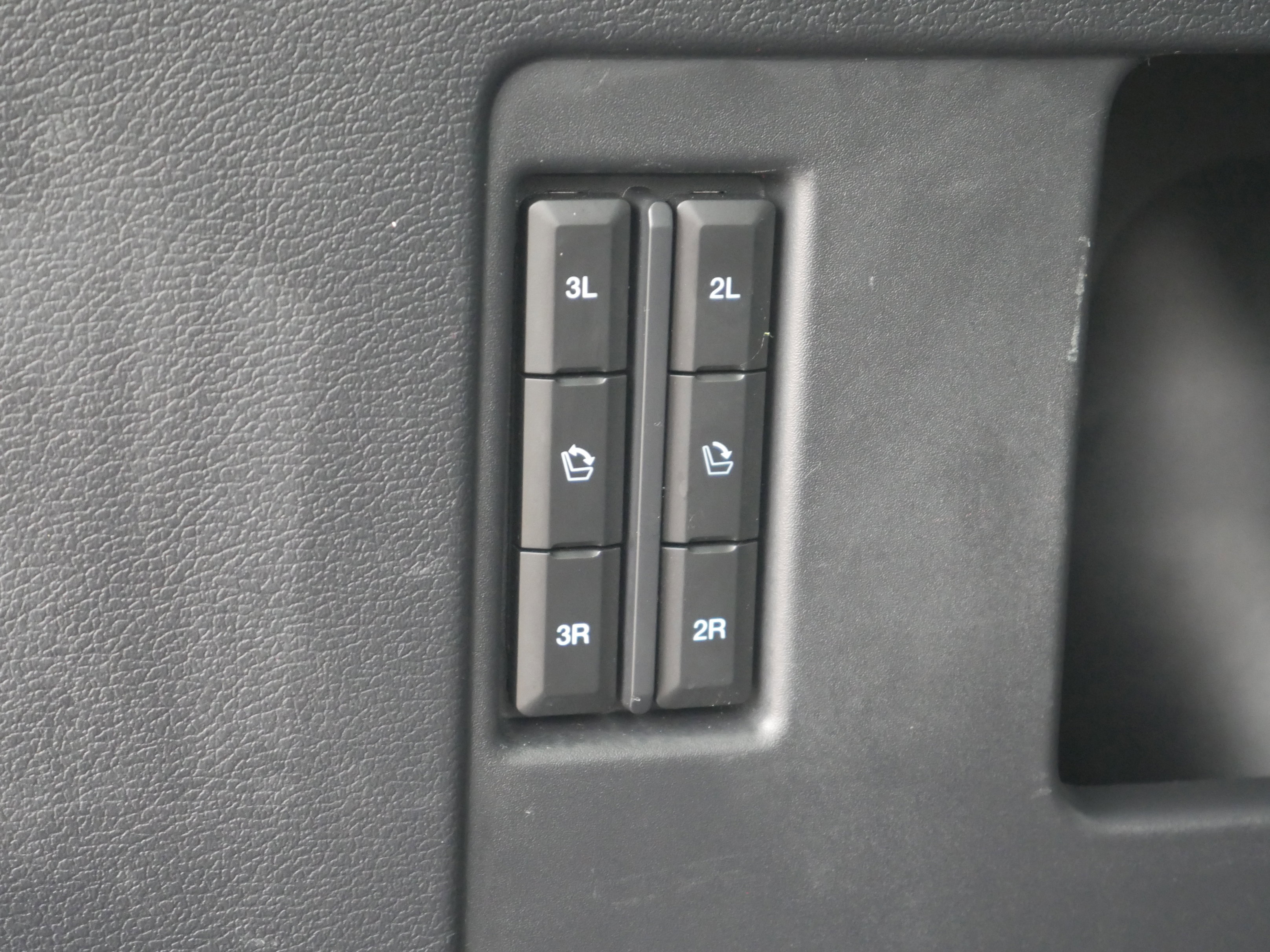 Certified 2024 Ford Expedition Limited image 31