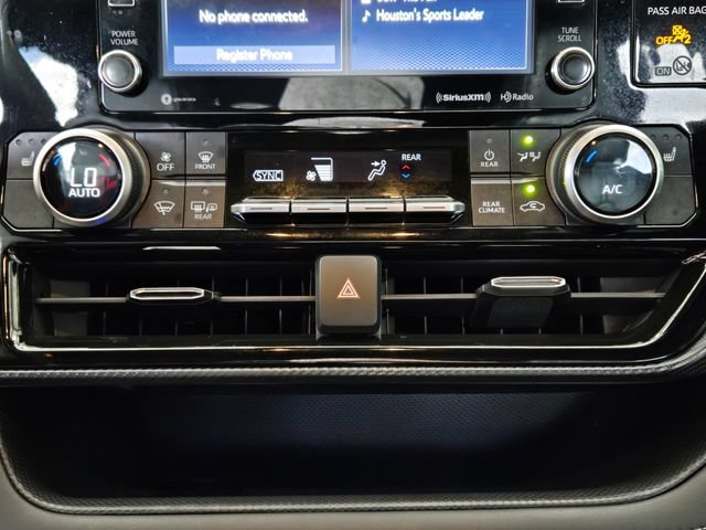 Used 2021 Toyota Highlander XSE FWD image 20