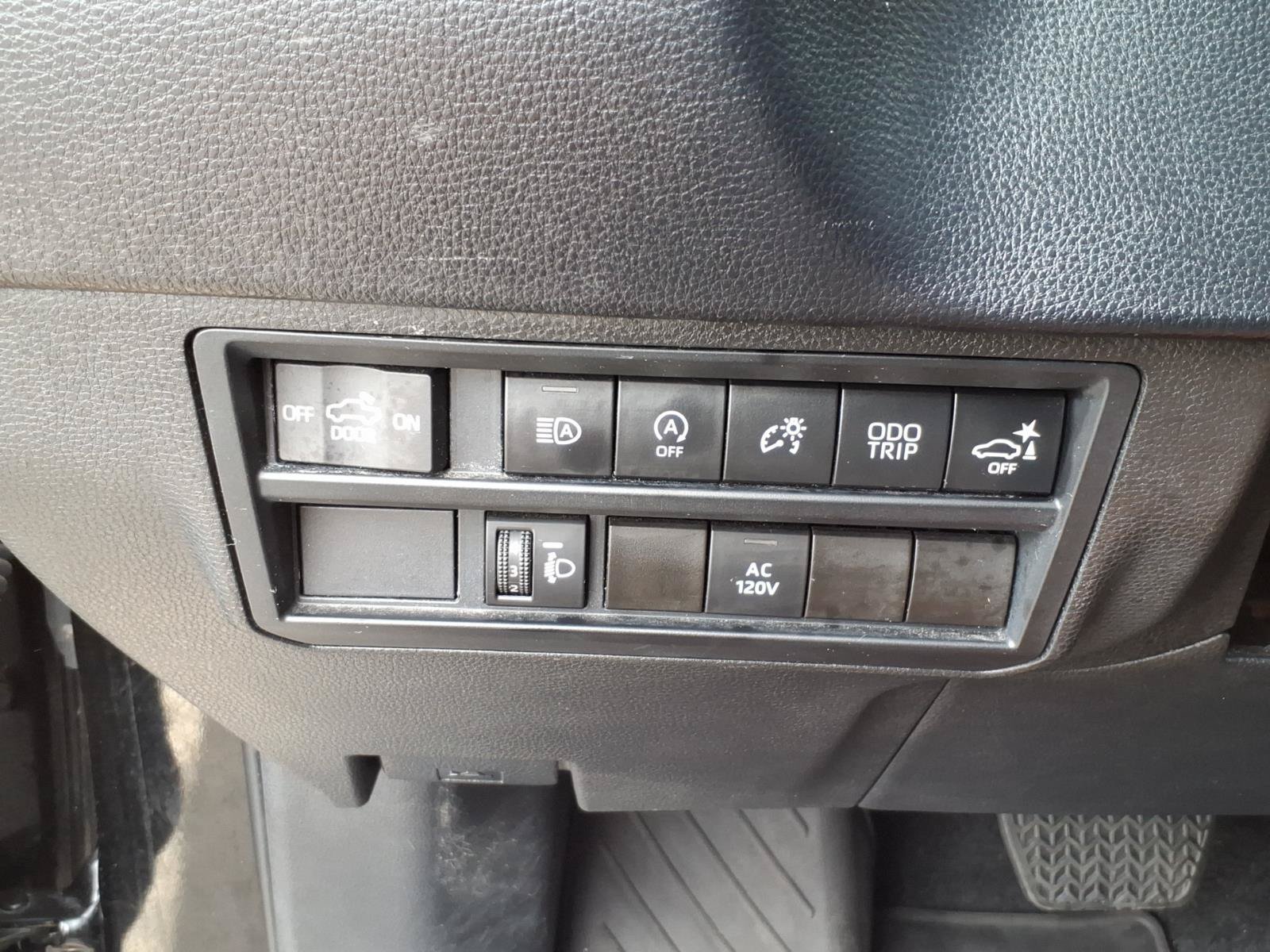 Used 2022 Toyota Tundra SR5 w/ SR5 Premium Package AWD/4WD image 16