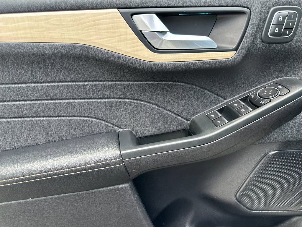 Certified 2022 Ford Escape Titanium w/ Titanium Premium Package image 11