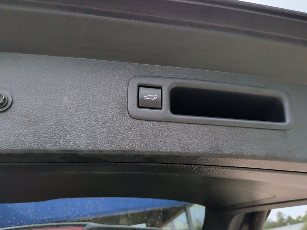 Used 2022 Toyota Highlander XLE FWD image 20