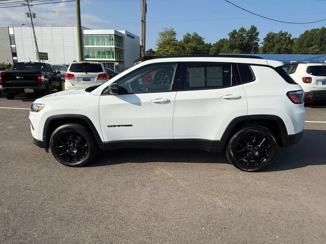 Used 2026 Jeep Compass Latitude AWD/4WD image 7