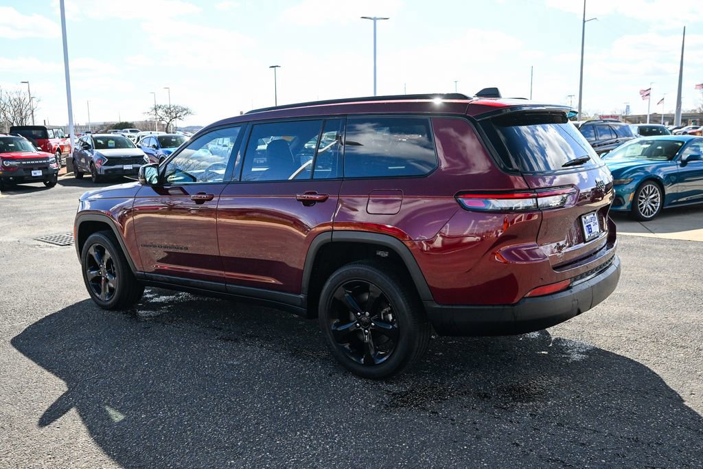Used 2023 Jeep Grand Cherokee L Laredo AWD/4WD image 5
