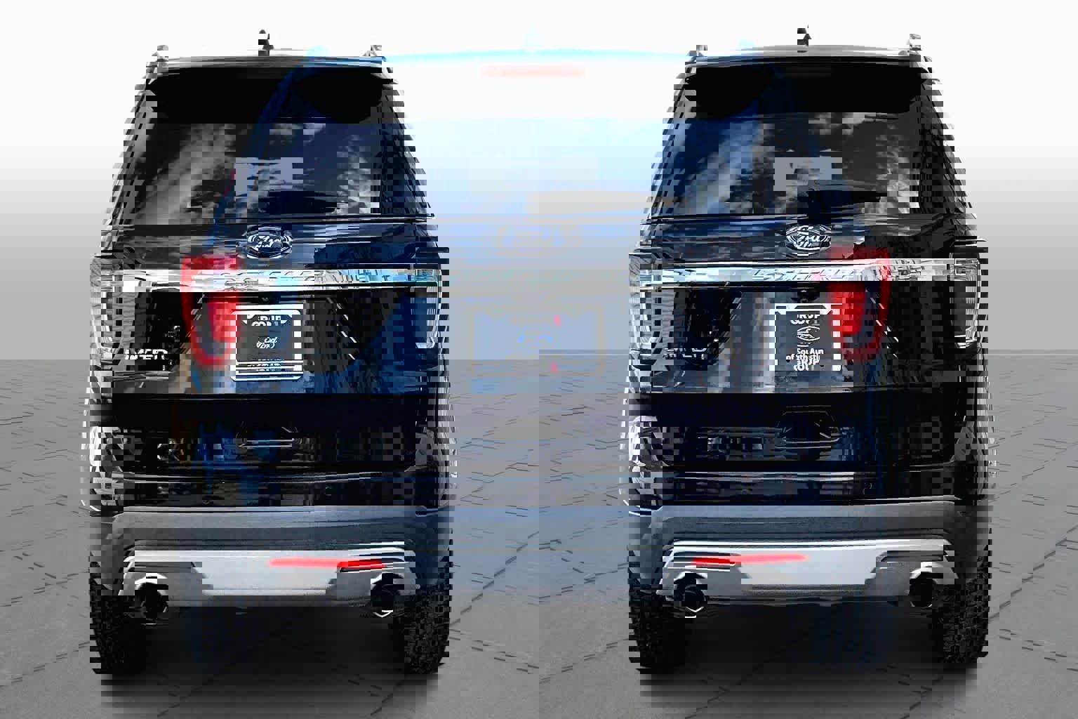 Certified 2017 Ford Explorer Limited image 2