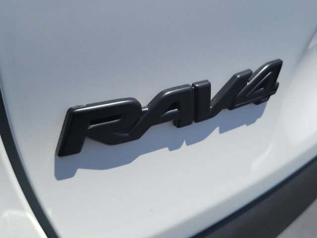 Used 2023 Toyota RAV4 LE FWD image 8