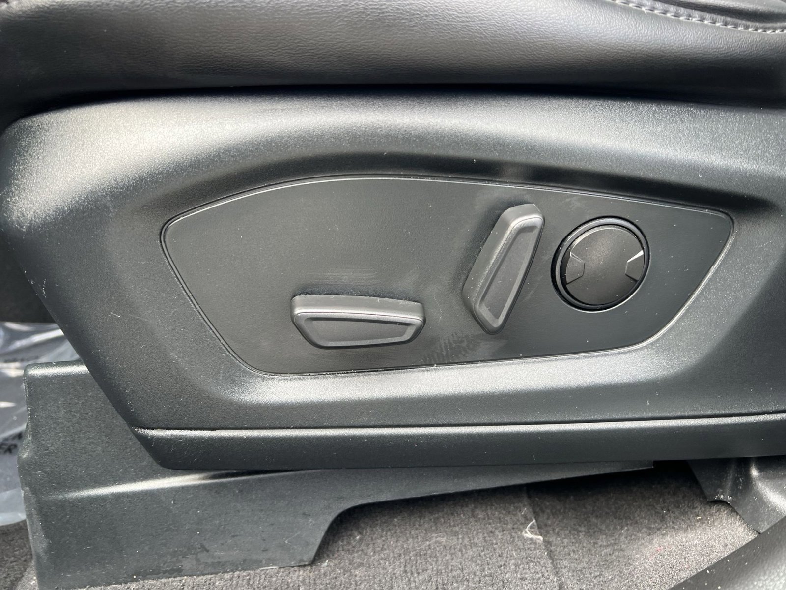 Certified 2023 Ford Explorer XLT w/ Equipment Group 202A image 14