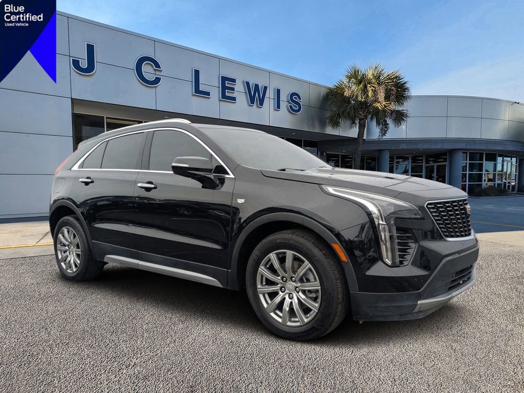 Used 2021 Cadillac XT4 Premium Luxury w/ Cold Weather Package image 7