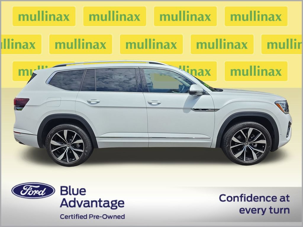 Used 2025 Volkswagen Atlas SEL Premium R-Line AWD/4WD image 2