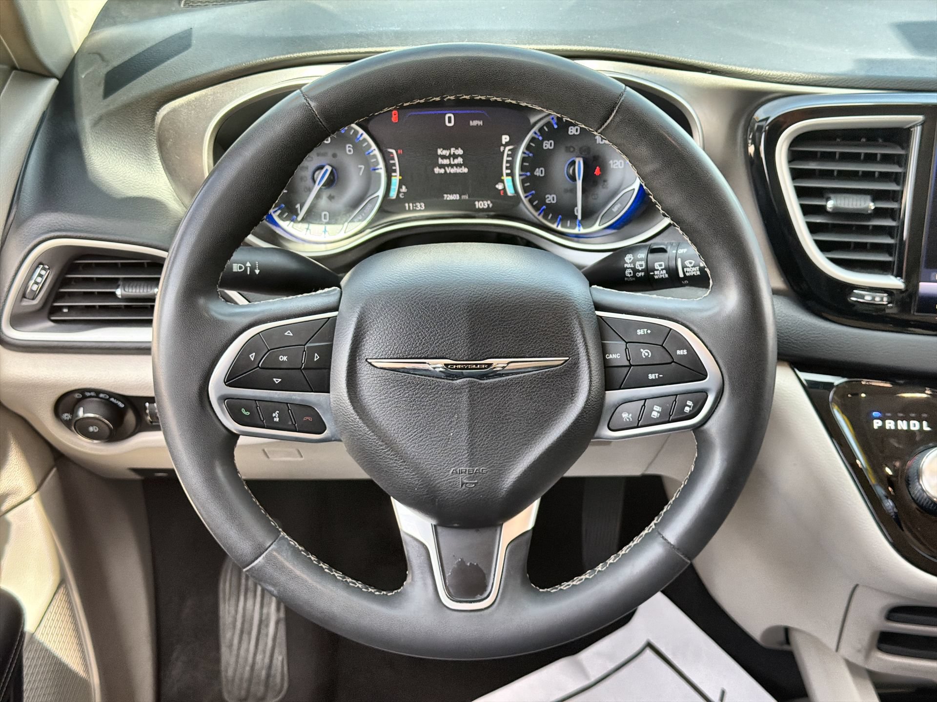 Used 2023 Chrysler Pacifica Touring-L FWD image 14