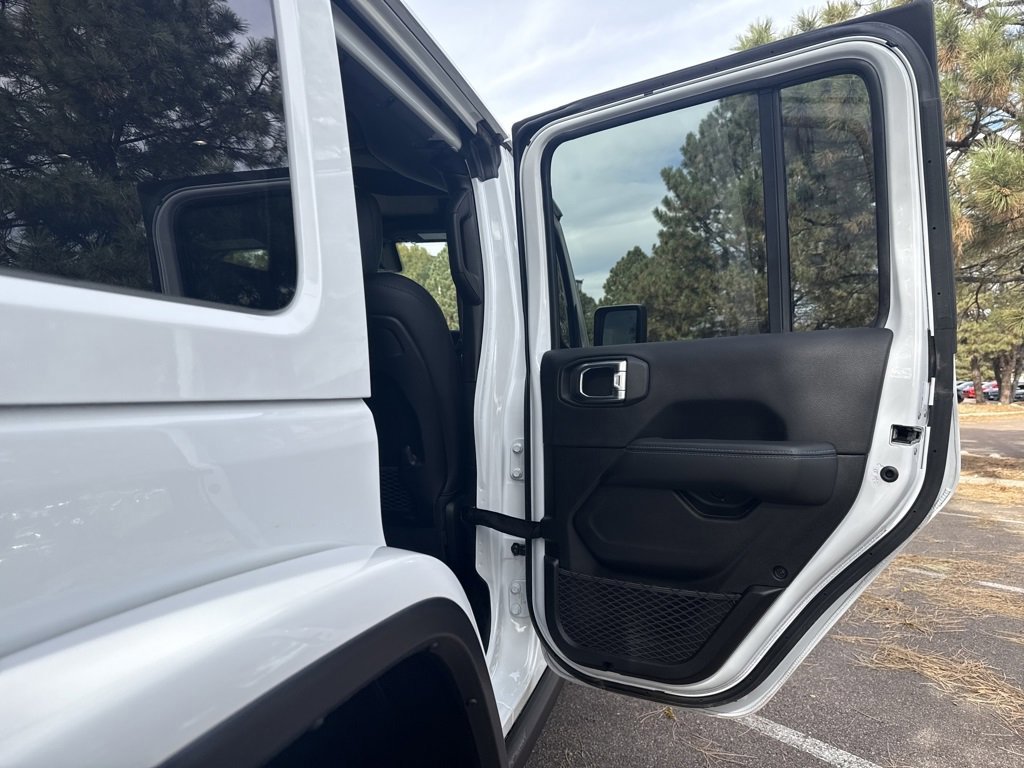 Used 2024 Jeep Wrangler Unlimited Rubicon 4xe image 25