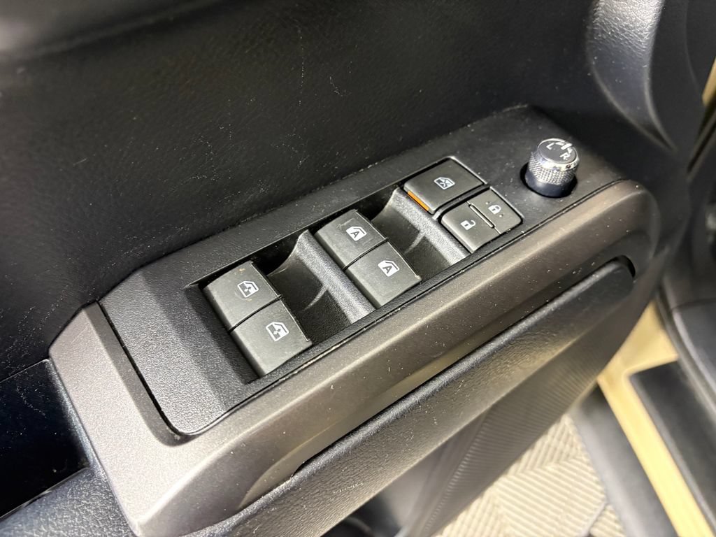 Used 2018 Toyota Tacoma TRD Sport w/ Technology Package AWD/4WD image 13