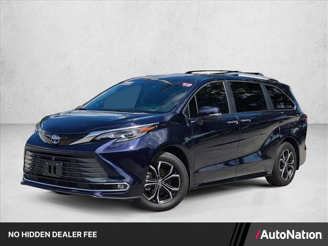 Used 2025 Toyota Sienna Platinum AWD/4WD image 1
