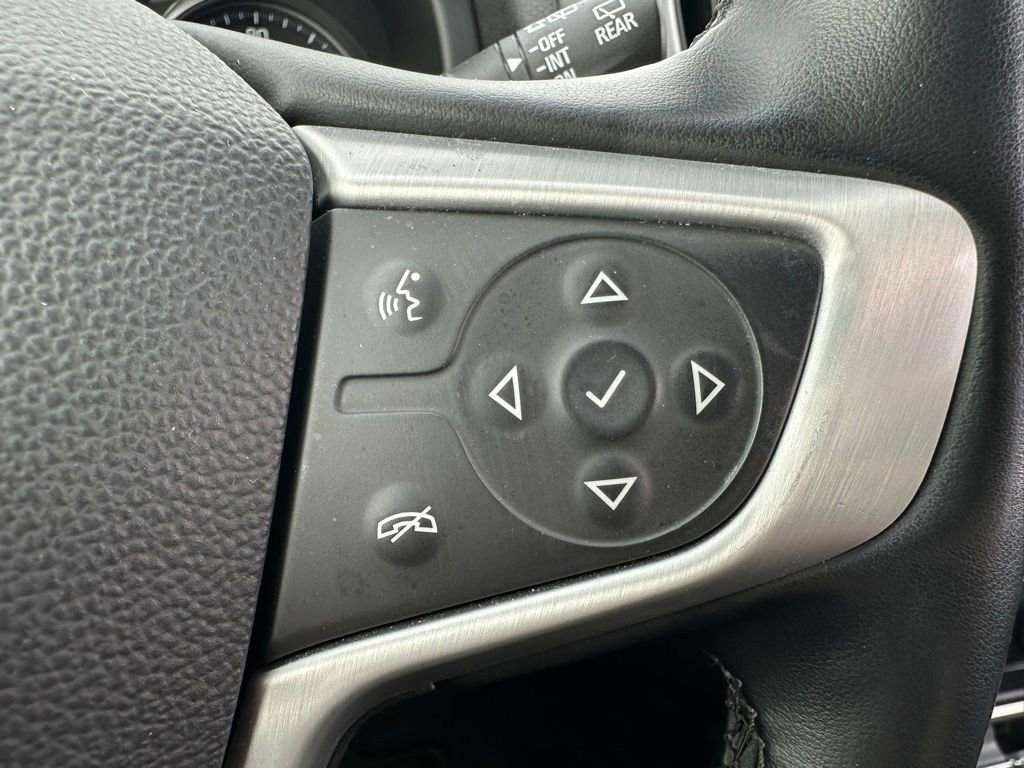 Used 2024 GMC Terrain SLT image 31
