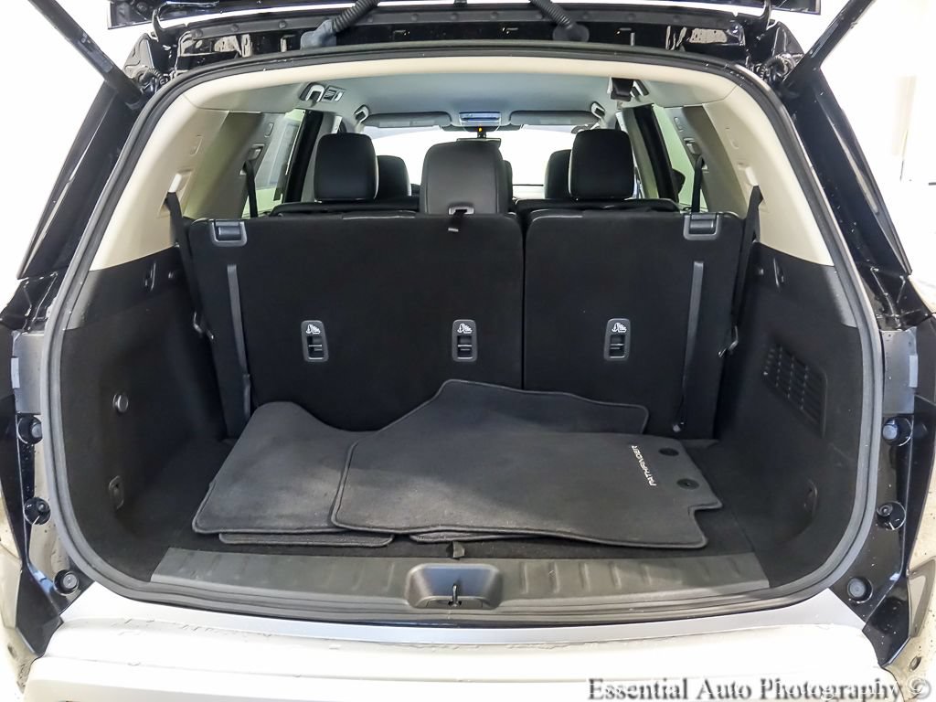 Used 2025 Nissan Pathfinder SL AWD/4WD image 23