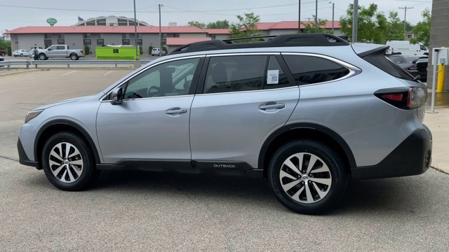 Used 2022 Subaru Outback Premium AWD/4WD image 7