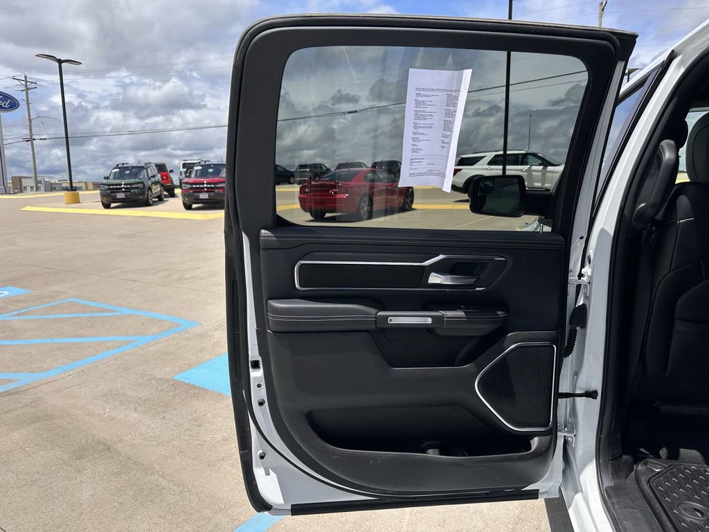 Used 2024 RAM 1500 Laramie AWD/4WD image 33