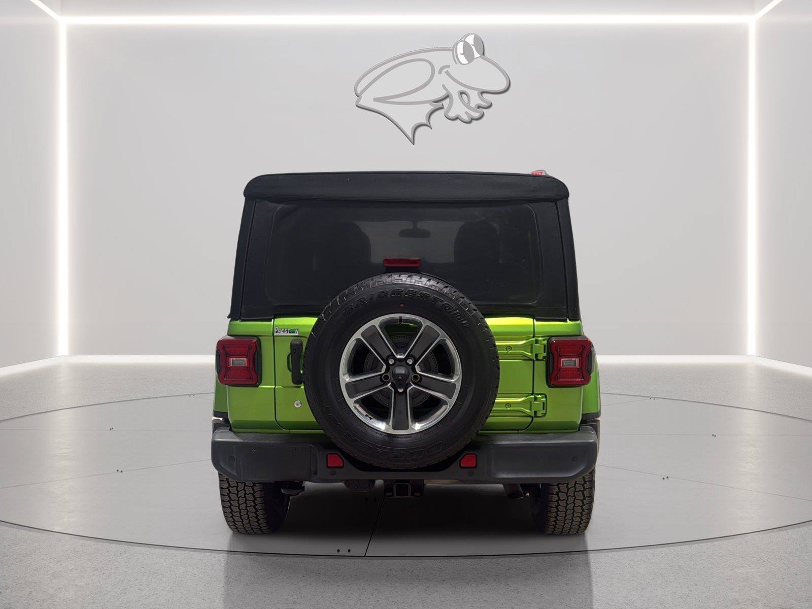 Used 2018 Jeep Wrangler Unlimited Sahara AWD/4WD image 4