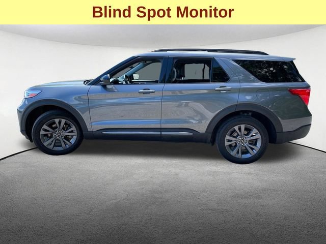 Certified 2022 Ford Explorer XLT w/ Equipment Group 202A AWD/4WD image 7