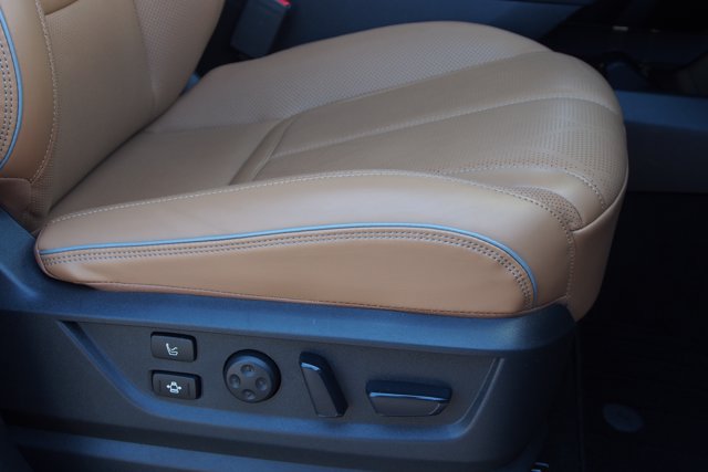 Used 2025 INFINITI QX80 Sensory AWD/4WD image 13