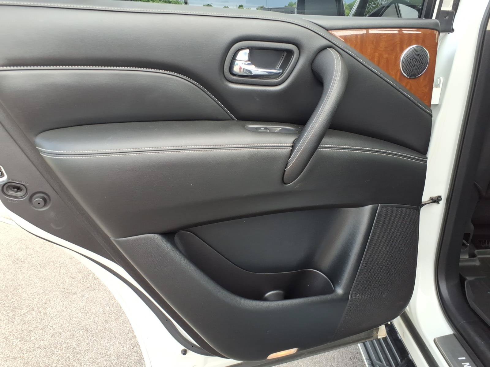 Used 2019 INFINITI QX80 Luxe w/ 22" Wheel Package AWD/4WD image 14