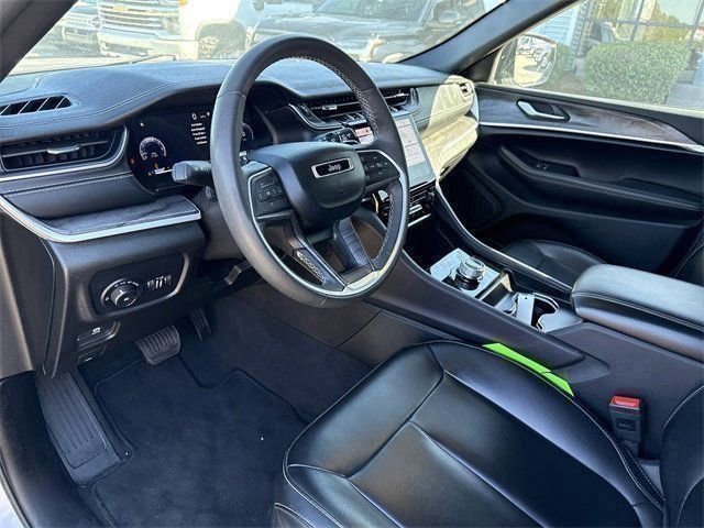 Used 2024 Jeep Grand Cherokee Limited image 25