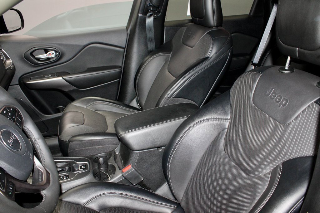 Used 2022 Jeep Cherokee Latitude Lux w/ Mopar Interior Package image 25