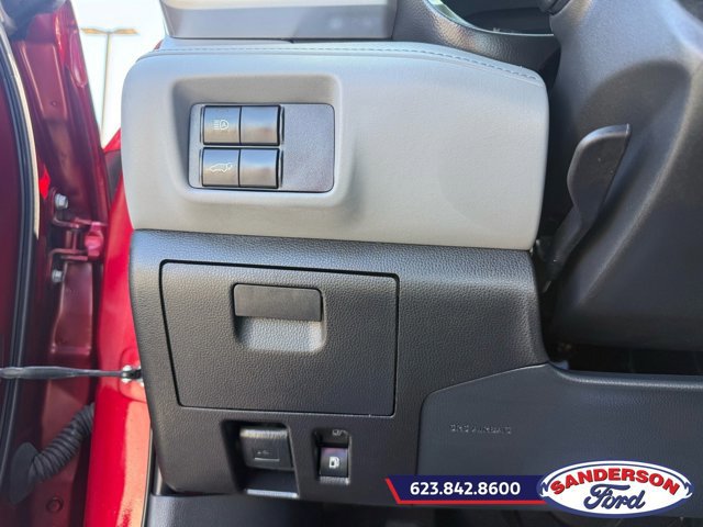 Used 2021 Toyota Highlander XLE AWD/4WD image 11