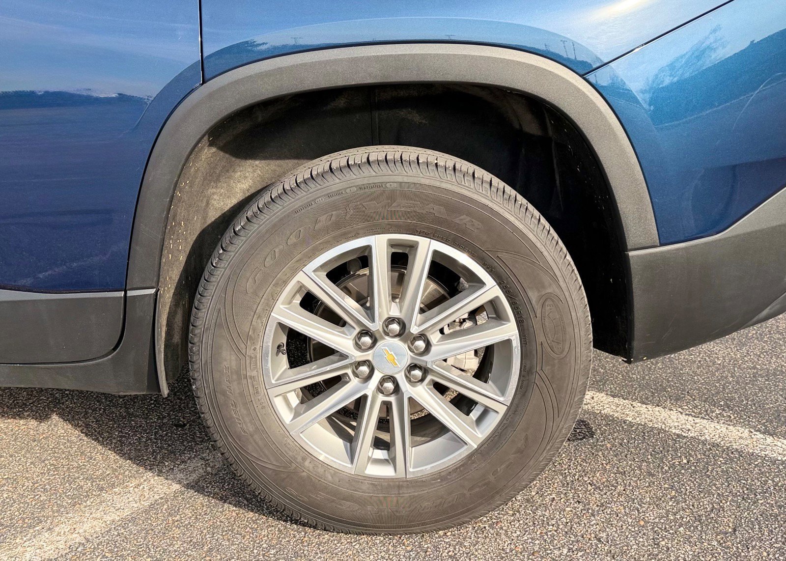 Used 2023 Chevrolet Traverse LT image 15