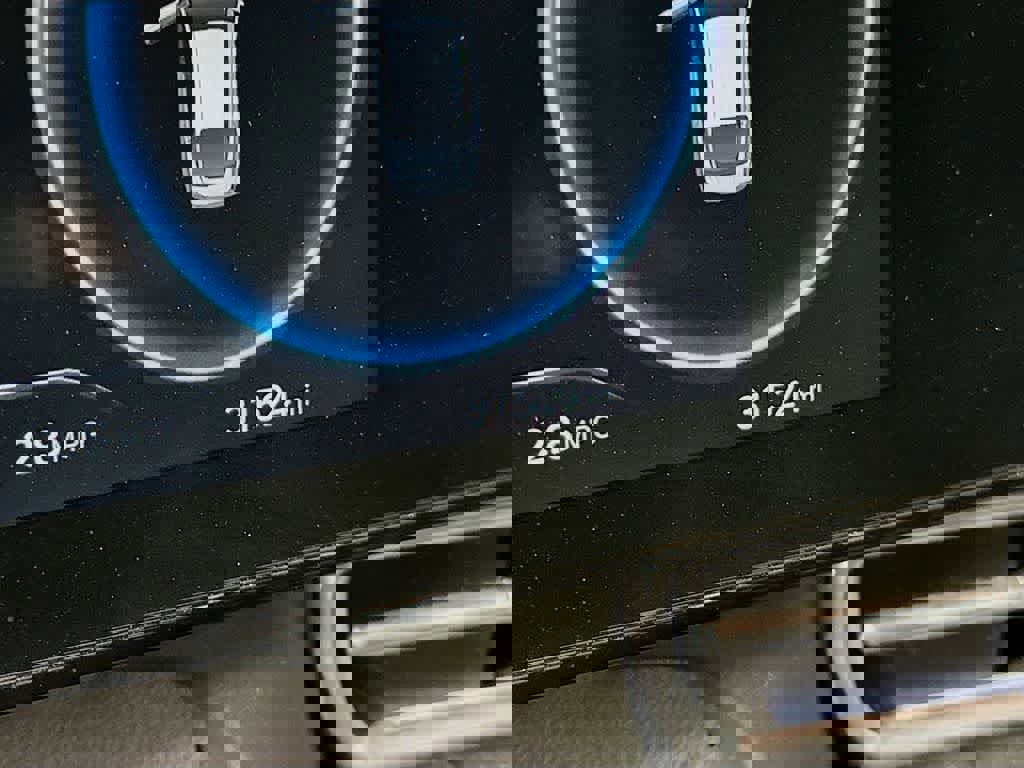 Used 2022 Hyundai Elantra Limited image 21