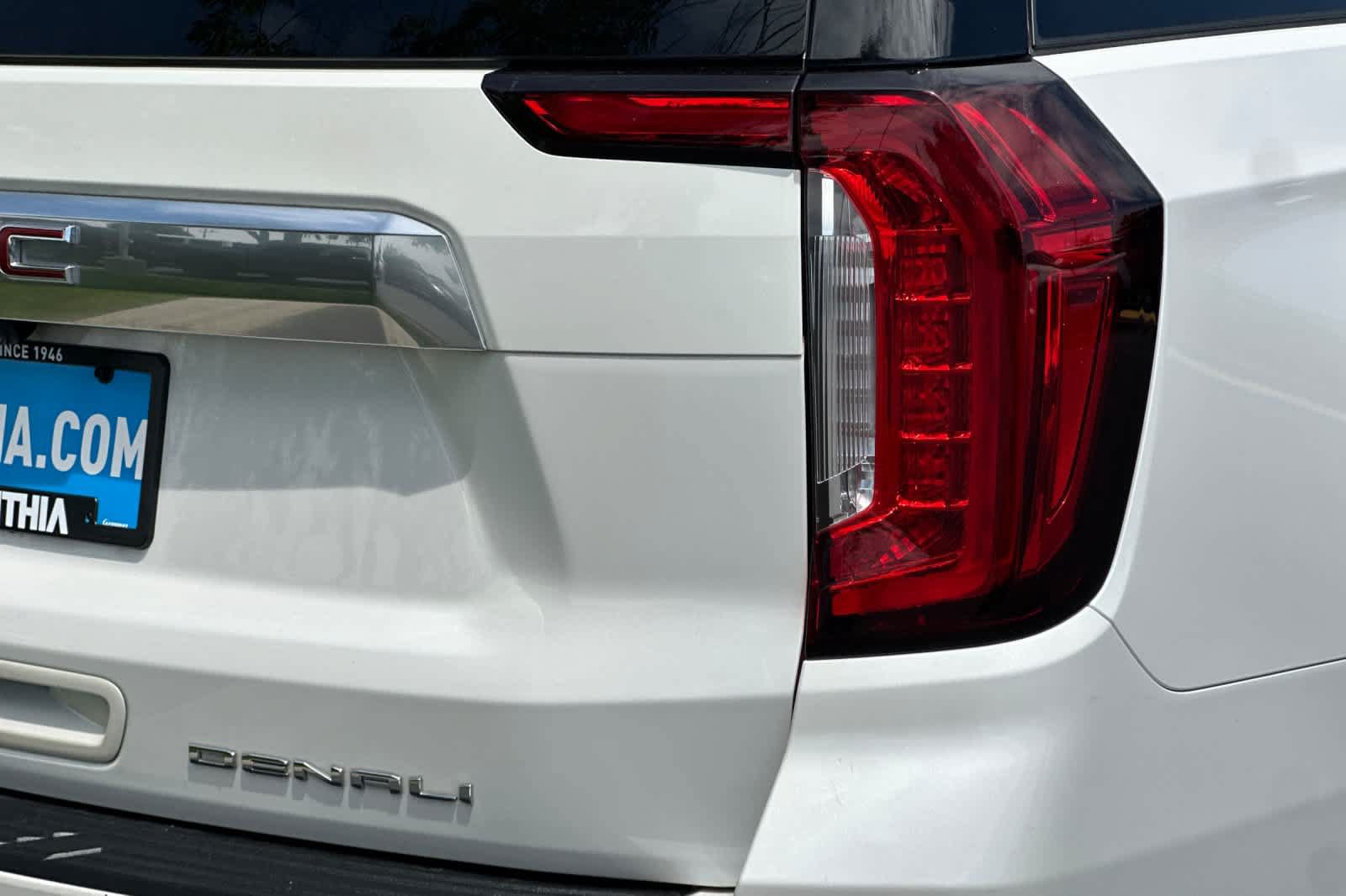 Used 2021 GMC Yukon XL Denali AWD/4WD image 29