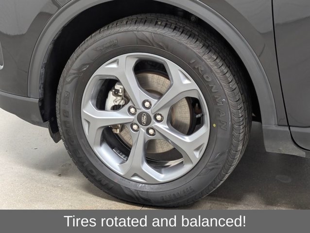 Certified 2025 Ford Escape ST-Line Select AWD/4WD image 2