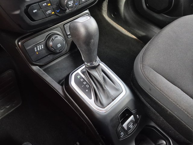 Used 2023 Jeep Renegade Altitude w/ Convenience Group I AWD/4WD image 30